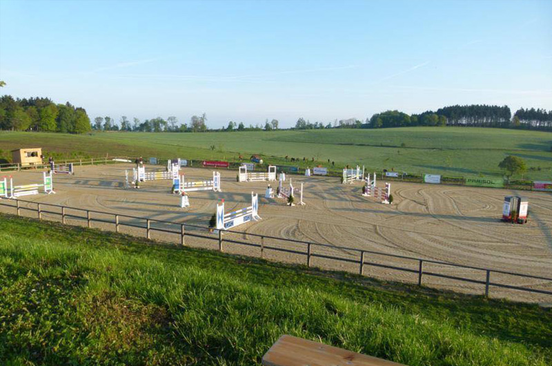 Reitplatz Pferdesport Höll